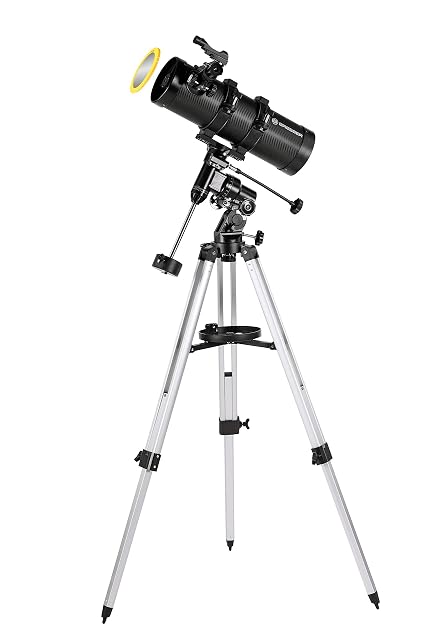 Bresser Pluto 114/500 Newton-Reflektor auf seiner parallaktischen Montierung